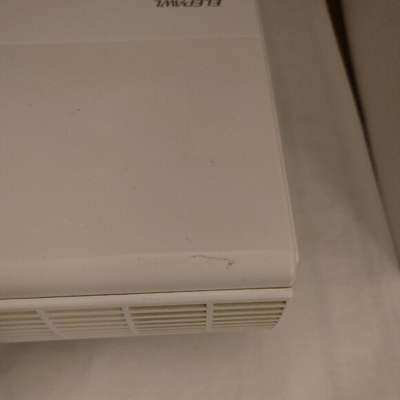 Elepawl Mini Led Projector Q5 With Cords And HDMI Cable G3 - Picture 2 of 7